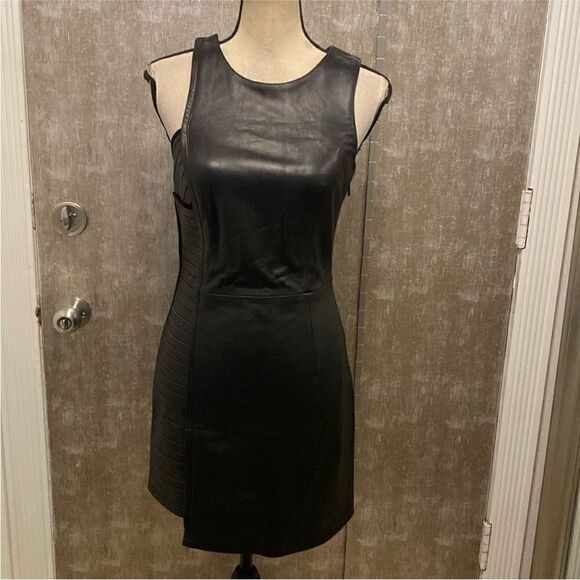Versace Elegant Black Sleeveless lamb leather Dress US2